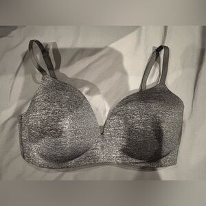 Victoria secret 36D no wire bra gray color like new